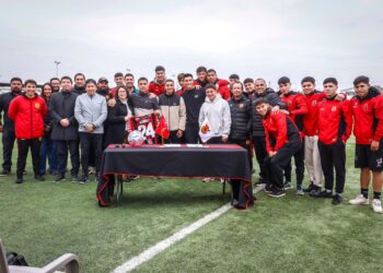 Canterano rojinegro firmó su primer contrato profesional en Rangers