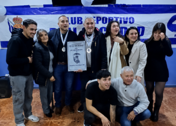 Club Real Sociedad celebró 41 años de historia con emotivo homenaje al “Flaco” Héctor Bravo