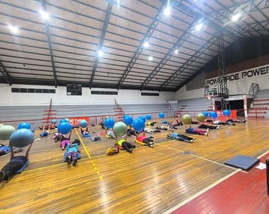 Taller de pilates invita a la comunidad a sumarse a sus clases en el Cendyr