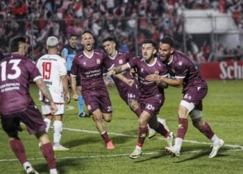 Se mueve el mercado: Rangers sondea a experimentado volante ofensivo para reforzar el plantel