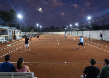 Mirador Tenis potencia la práctica de este deporte con clases y arriendo de canchas en Talca
