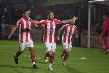 Tercer nombre cerca: Rangers se reforzaría con jugador de la Primera División de Argentina