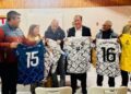 Entrega de nueva indumentaria fortalece al Club Deportivo Aldea Campesina