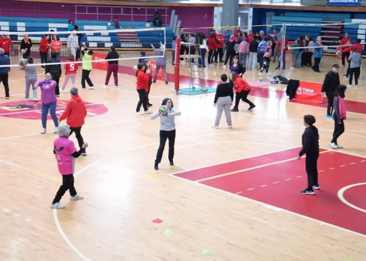 Talca fortalece el deporte para personas mayores con masivo de newcom