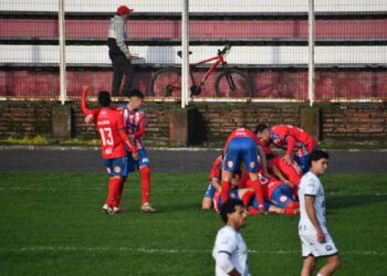 Linares goleó a Colchagua y aseguró su lugar en la liguilla por el ascenso