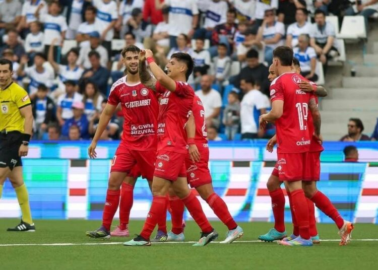 A exámenes de vestirse de rojinegro: Rangers afina a su cuarto refuerzo