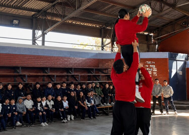 El rugby llega a los establecimientos municipales de Talca para acercar el deporte a niños y jóvenes