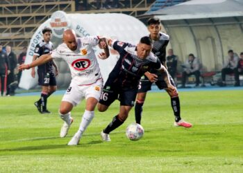 Rangers vuelve a tropezar y Recoleta lo deja al borde del abismo