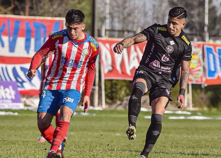 Deportes Linares dejó escapar la victoria en casa frente a Santiago City