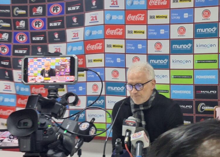 Basay tras el clásico: “Nos está faltando una cuota de fortuna y bajar la ansiedad”