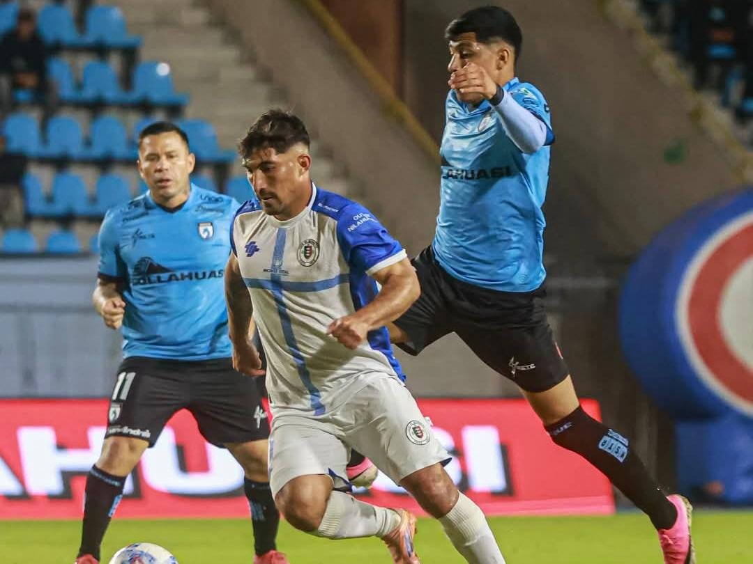 Deportes Santa Cruz vence a Iquique y se distancia de Rangers Deportes Santa Cruz vence a Iquique y se distancia de Rangers