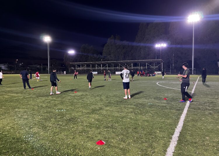 Escuela de fútbol del Deportivo Pencahue entrega formación deportiva a niños y niñas gracias al Gore Maule