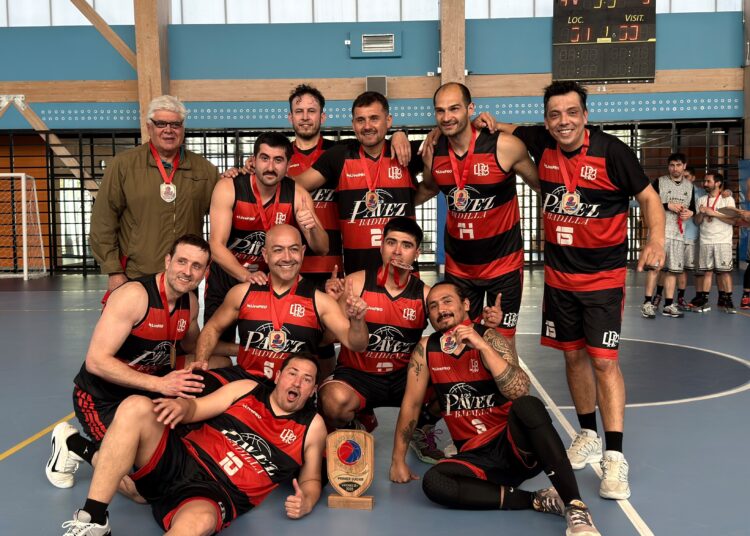 Los Pavez Badilla hacen historia con un bicampeonato invicto en la Liga de Linares Maxi +35